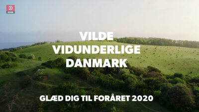 Skærmbillede DR fra trailerne med landskab og teksten Vilde vidunderlige Danmark 