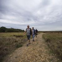 Mennesker går tur i Naturpark Vesterhavet